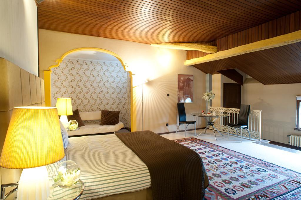 Relais Del Castello Di Oviglio Hotel Exterior foto
